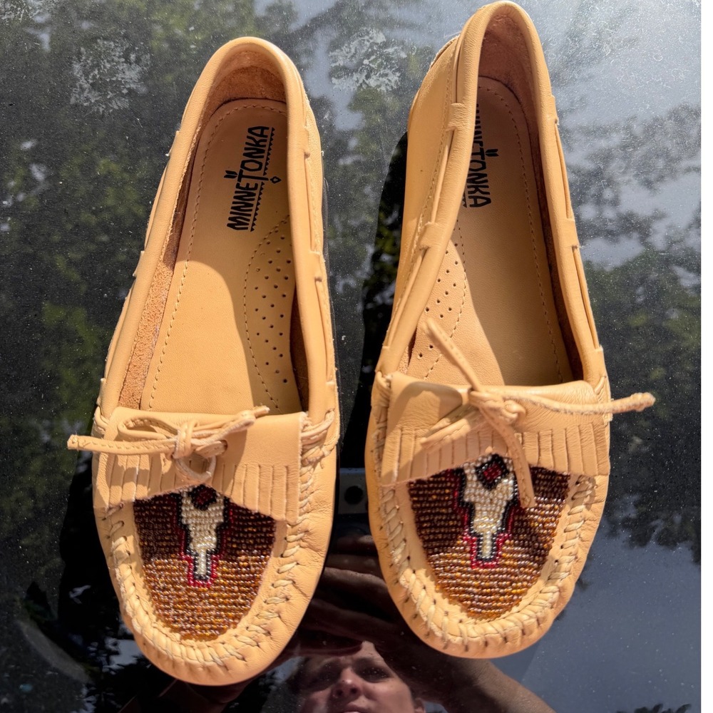 Minnetonka Thunderbird Beaded Tan Leather Moccasins Flats Womens 7 600